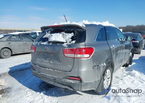 2017 Kia Sorento 3.3L Lx z USA, uszkodzony, nr VIN 5XYPG4A56HG272621